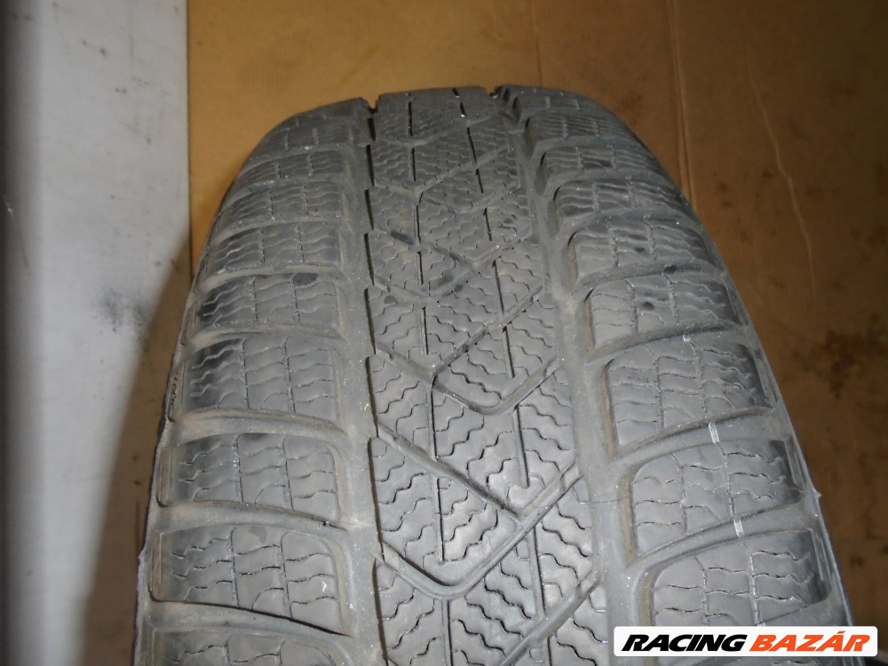 1db! [GYÁRI HASZNÁLT] 205/60R17 - 93H - PIRELLI, SOTTOZERO 3 ; TÉLI GUMI - DOT:3522 ; 7,6mm 4. kép